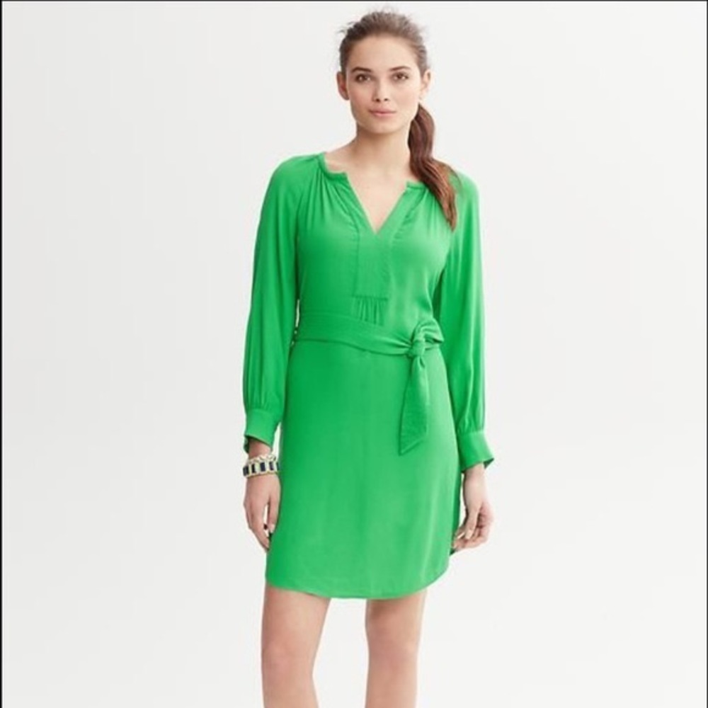 Banana Republic Kelly Green Sleeved Belted Dress
